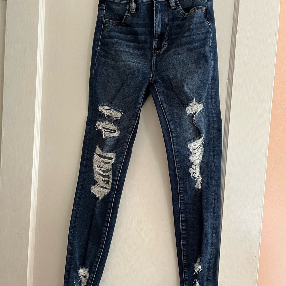 American Eagle Outfitters High Rise Blue Jeans with Distressed Detailing
